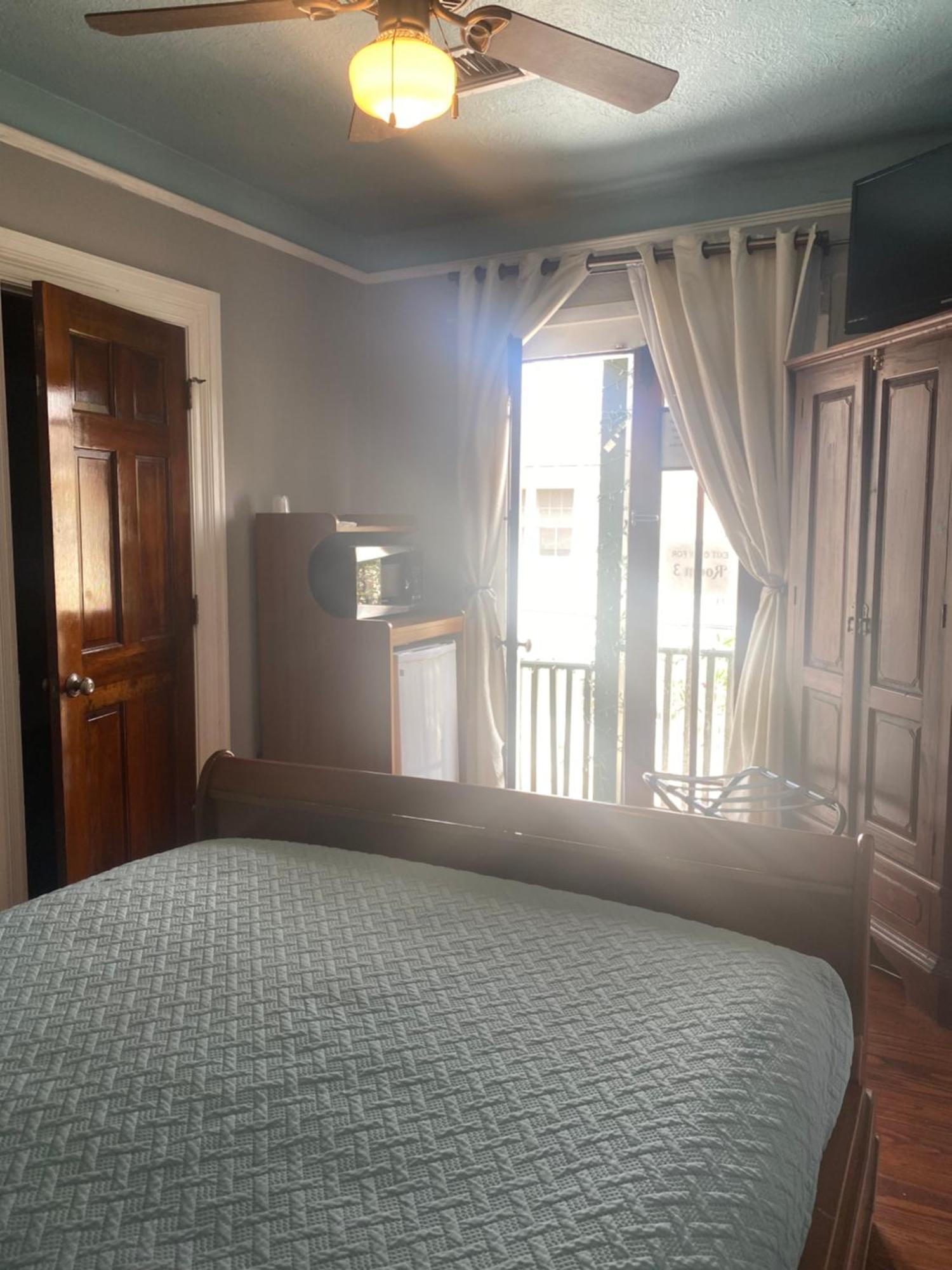 Balcony Guest House New Orleans Room photo